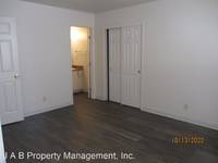 $2,400 / Month Apartment For Rent: 3412 & 3414 ROANOKE CT - 3414 - J A B Prope...