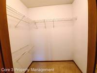 $950 / Month Apartment For Rent: 108 Oak Creek Plaza - 1-11 - Core 3 Property Ma...