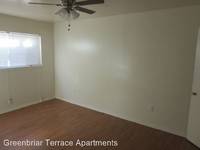 $725 / Month Apartment For Rent: 3005 SW 27th Ave 9 - Greenbriar Terrace Apartme...