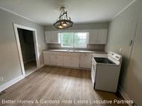 $1,050 / Month Home For Rent: 2134 Circular Drive - Better Homes & Garden...