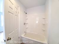 $950 / Month Apartment For Rent: 407 S. 8th St - 1 - Silver Point Management LLC...