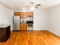 $1,075 / Month Apartment For Rent: 7450 N. Greenview, Unit 57 Chicago, IL 60626