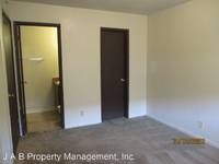 $1,692 / Month Apartment For Rent: 3140-42-44-46 WENTWORTH - 3146 - J A B Property...