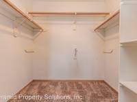 $795 / Month Apartment For Rent: 2902 Iowa St - Unit 22 - Pyramid Property Solut...