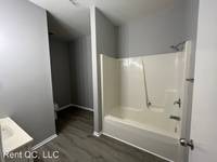 $975 / Month Apartment For Rent: 1022 15th Ave. - Unit 5 - Rent QC, LLC | ID: 97...