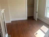 $700 / Month Apartment For Rent: 1452-1452 1/2 N Limestone St - 1452 1/2 N Limes...