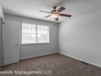 $1,600 / Month Apartment For Rent: 600 Whispering Hills Drive - G03 - Roselyfe Man...