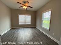 $800 / Month Apartment For Rent: 5002 Worth Way - C8 - South Central Property Ma...