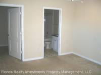 $1,800 / Month Apartment For Rent: 8836 Villa View Circle Unit 201 - Florida Realt...