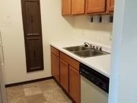 $695 / Month Apartment For Rent: 812 Lincoln Avenue #106 - Niebler Properties, I...