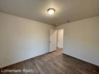 $1,450 / Month Apartment For Rent: 1810 B Clovis Drive - Linnemann Realty | ID: 11...