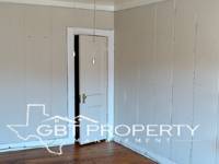 $595 / Month Apartment For Rent: 38 4th St. SW - Apt B Upstairs - $0 Deposit | I...