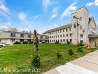 $1,700 / Month Apartment For Rent: 7 Railroad Ave - Railroad Manor - Nearly Renova...