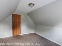 $600 / Month Apartment For Rent: 511 W Riverside Ave - APT 2 - MiddleTown Proper...