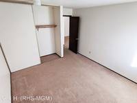$800 / Month Apartment For Rent: 321 1st Ave SE - 13 - G & H (RHS-MGM) | ID:...