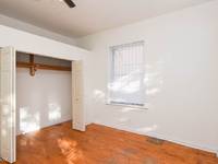 $2,400 / Month Apartment For Rent: Awesome 3 Bed, 1 Bath At Sheridan + Byron (Wrig...