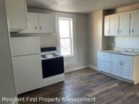 $900 / Month Apartment For Rent: 162 S Potomac Apt 3 - Resident First Property M...