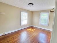 $1,000 / Month Apartment For Rent: 305 Lyndhurst Street Morgantown, WV 26501