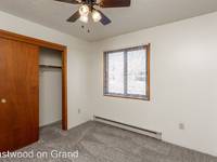 $910 / Month Apartment For Rent: 2152 Grand Avenue Unit 2152-17 - Eastwood On Gr...