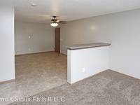 $922 / Month Apartment For Rent: 221 N. Cleveland - Tzadik Sioux Falls II LLC | ...