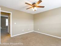 $1,199 / Month Apartment For Rent: 1700 Wedgewood Dr - 19 - Woodland Manor Condomi...
