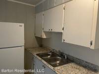 $750 / Month Apartment For Rent: 2218 Memorial Parkway N C-4 - Barton Residentia...