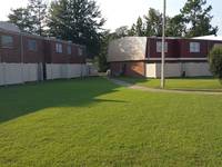 $750 / Month Apartment For Rent: Two Bedroom One Bath Flat - Bowmanor Apartments...