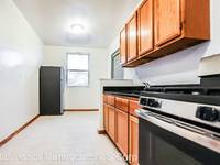 $1,100 / Month Apartment For Rent: 3015 W. 60th St 2 - Atlas Asset Management S Co...