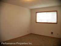$1,795 / Month Apartment For Rent: 2211 NE 46th Avenue - Performance Properties In...