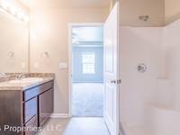 $1,549 / Month Apartment For Rent: 6957 Daniel DeFoe Drive - 3 Bedroom 2.5 Bathroo...