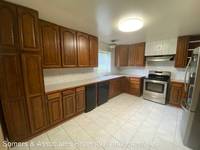 $2,500 / Month Apartment For Rent: 1283 Candle Lite Lp - #B - 1 Bed 1 Bath Apartme...