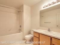 $1,495 / Month Apartment For Rent: 8310 SE Rhine St #30 - LEGACY PROPERTY MANAGEME...