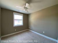 $1,400 / Month Apartment For Rent: 421 E. Hillside Drive - Unit 3 - Choice Realty ...
