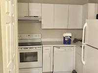 $1,525 / Month Apartment For Rent: Charming Apt In Fall River Hw Incl Laundry/Park...