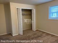 $875 / Month Apartment For Rent: 2118 Everitt Street - B - Real Property Managem...