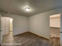 $1,450 / Month Apartment For Rent: 1818 B Clovis Drive - Linnemann Realty | ID: 11...