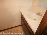 $725 / Month Apartment For Rent: 225 Bull Run #F - RJH Realty Investments, Inc. ...