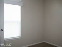 $1,555 / Month Apartment For Rent: 965 NE Forest Lane Unit #05 - WHM, LLC | ID: 11...
