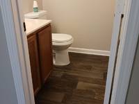 $995 / Month Apartment For Rent: 2912-D Creekview Ct - Sunshine Realty Property ...