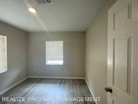 $1,150 / Month Apartment For Rent: 632 Martin Luther King Blvd NE - Unit B - REALI...