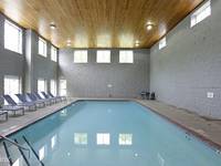 $1,400 / Month Apartment For Rent: Exquisite Remodel! Indoor Basketball Court, Ind...