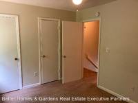 $875 / Month Apartment For Rent: 2708 Blossom Dr. - 2708 Blossom Dr. Unit A - Be...