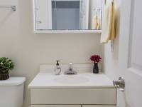 $1,380 / Month Apartment For Rent: 515 E. 11th Street Apt #10 - Cedarview Manageme...