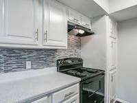 $1,072 / Month Apartment For Rent: 6005 Barton Hills #408 - Tides On Oakland Hills...