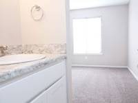 $695 / Month Room For Rent: 129 Transcript Avenue #2 - Limestone Square Apa...