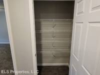$1,075 / Month Apartment For Rent: 16901 Cattail Bottoms Drive - Creekside Apartme...