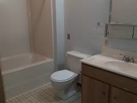 $425 / Month Apartment For Rent: 202 W Central Ave - 4 - EMA Properties LLC-Prop...
