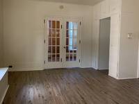 $700 / Month Apartment For Rent: 603 W Washington Ave Apt. #2 - Reynolds Managem...