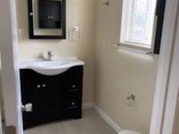 $1,750 / Month Apartment For Rent: Beds 1 Bath 1 Sq_ft 750- Renovated 1 Bedroom Ap...