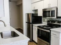 $1,800 / Month Apartment For Rent: 222 W. Clarendon Ave 253 - Clarendon Park Apts ...